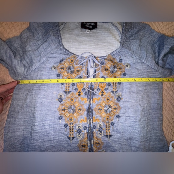 Johnny Was Workshop Amika Embroidered Peasant Top Blue Boho Size Small - Picture 5 of 9